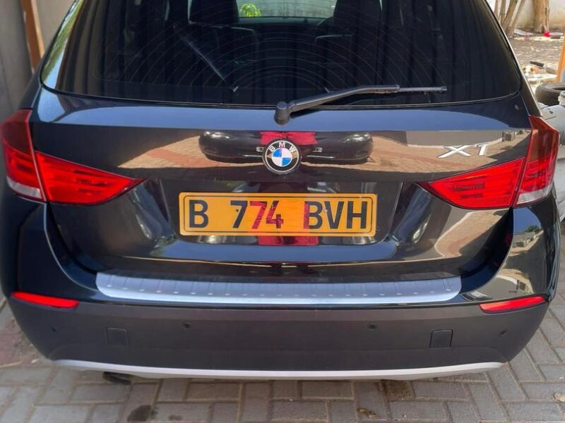 BMW X1 sDrive20i (2WD, 2.0L 4-cylinder petrol